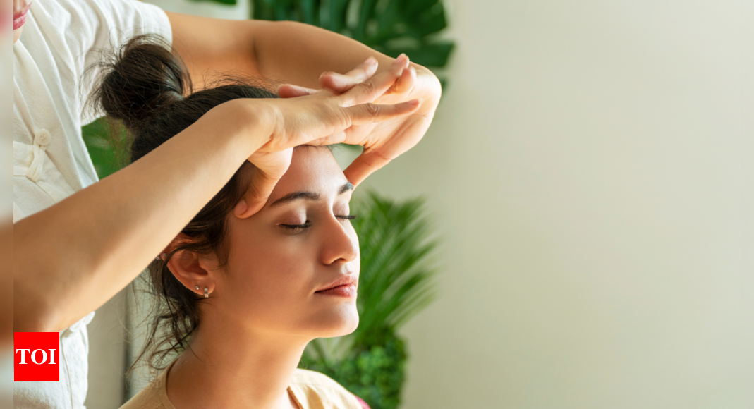 Head Massage Benefits: How a weekly head massage can help boost brain health |