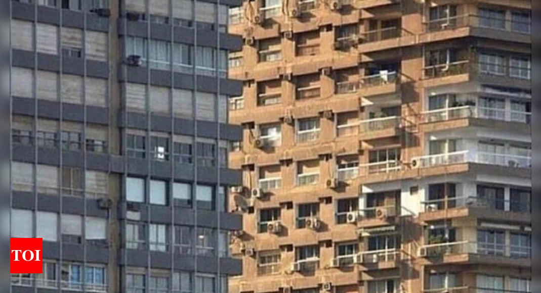 Optical illusion: Which building is closer to you?