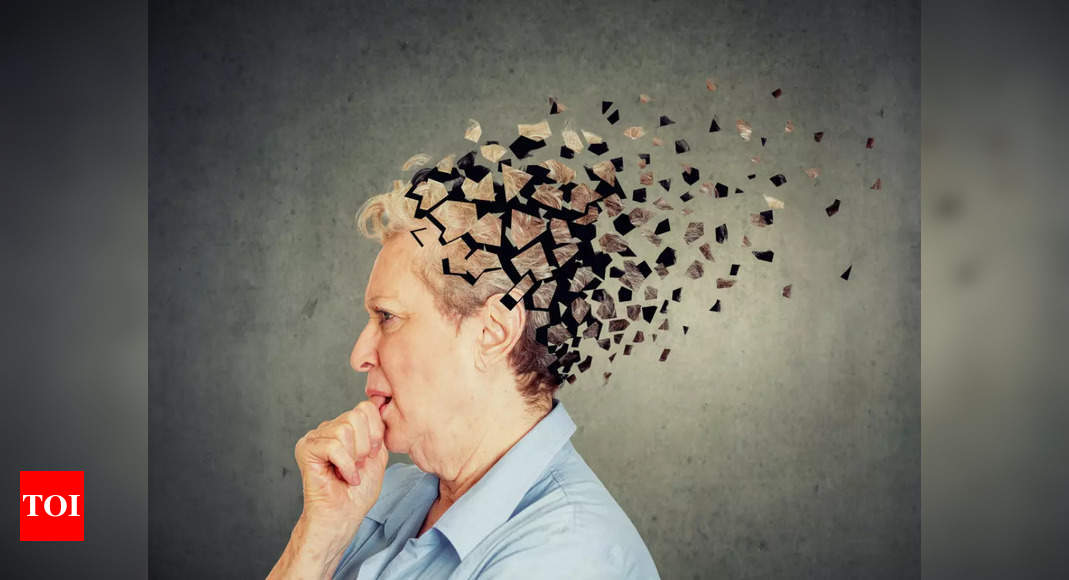 Dementia: 5 early warning signs of dementia