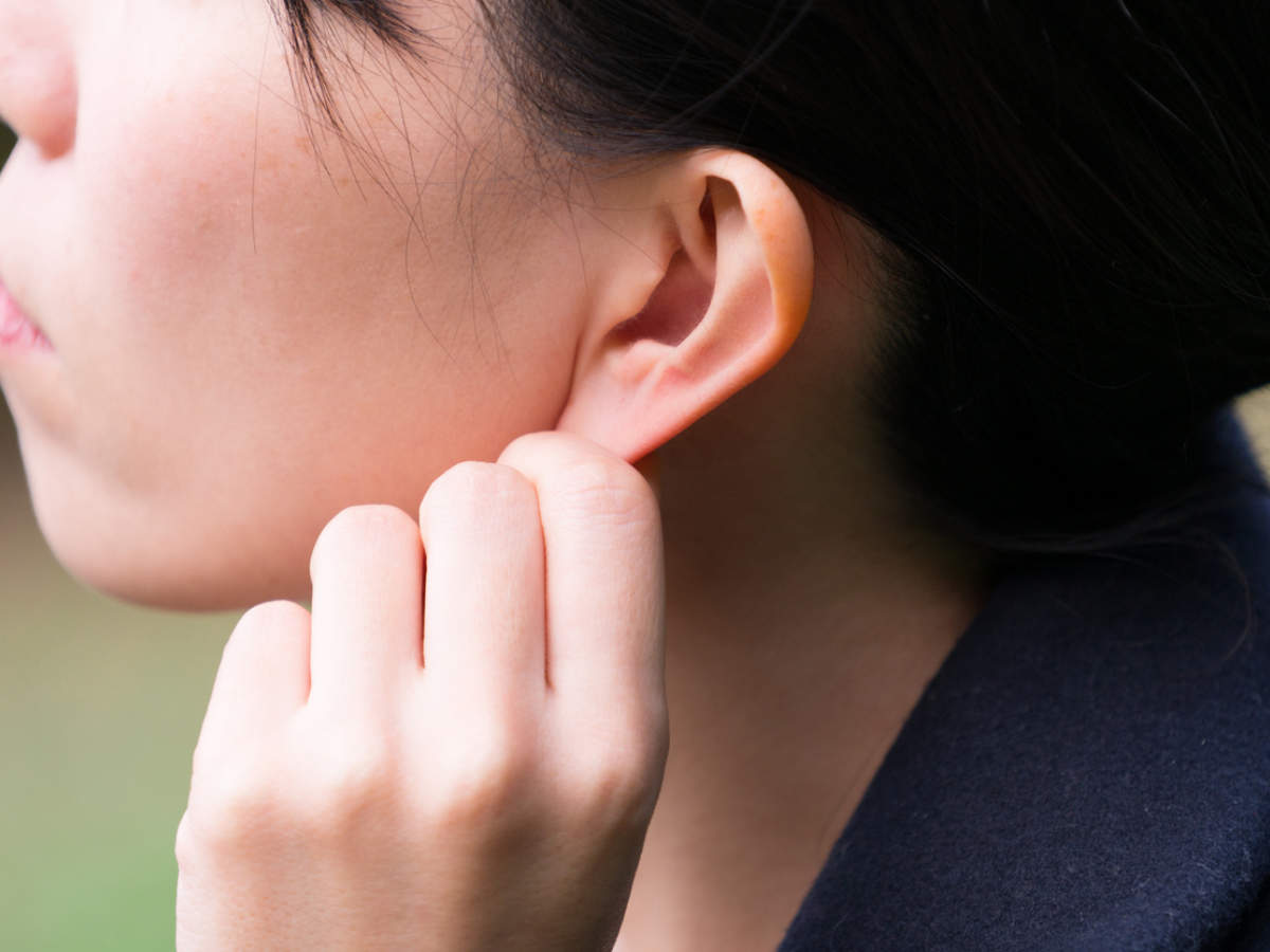 6 health benefits of ear massage that will force you to do it the right away