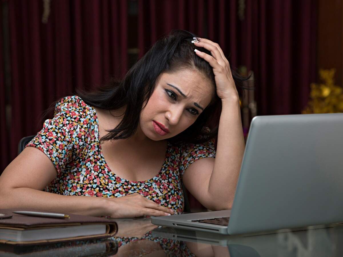 Caution! These signs indicate you have an unhealthy relationship with your laptop