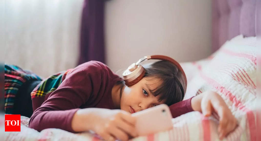 More screen time in U.S. preteens linked to bipolar and manic symptoms, says study |